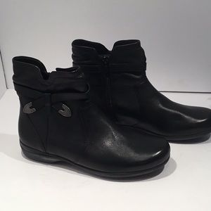 Abeo  Black leather ankle boot size 6 new